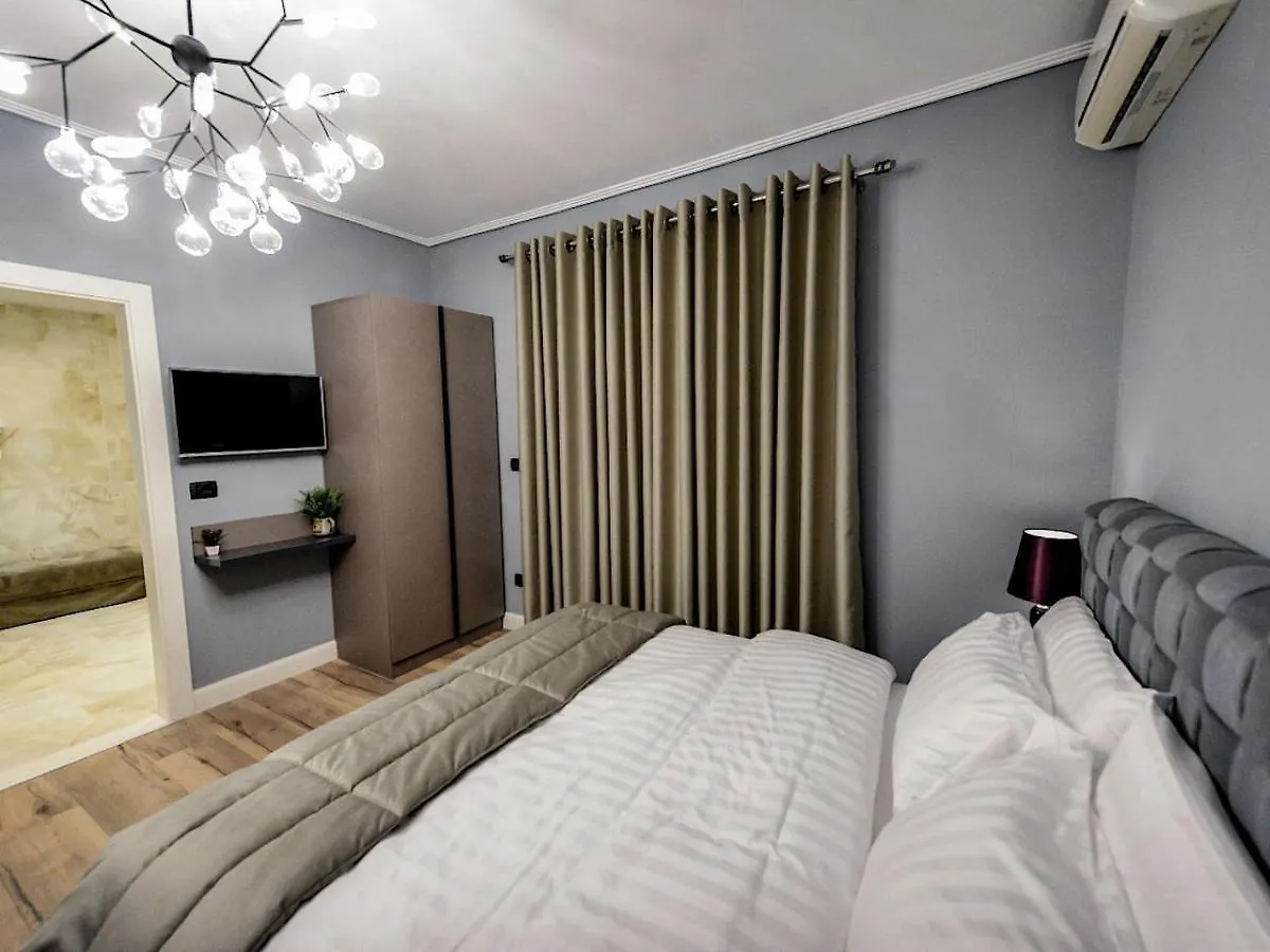 ***  Hotel Vila Тирана Албания