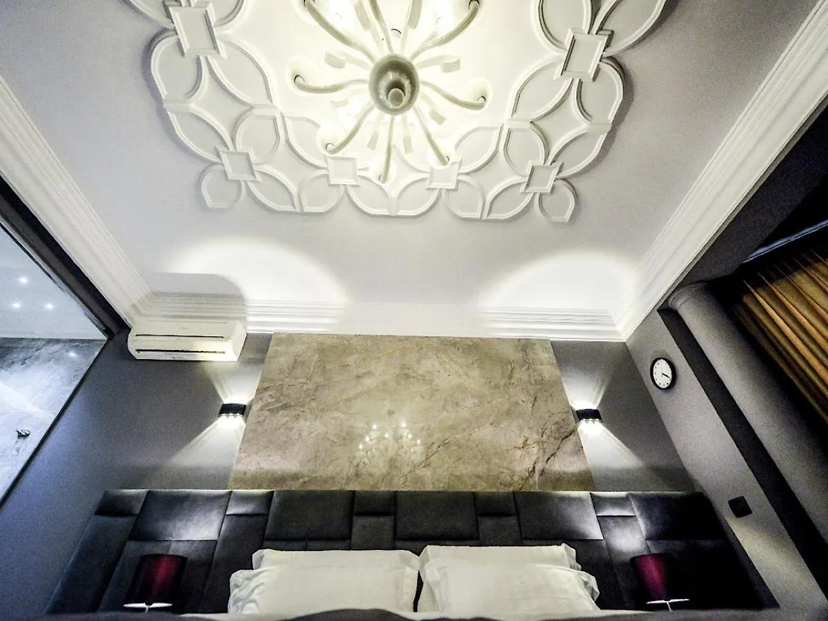 Hotel Vila Tirana 3*,