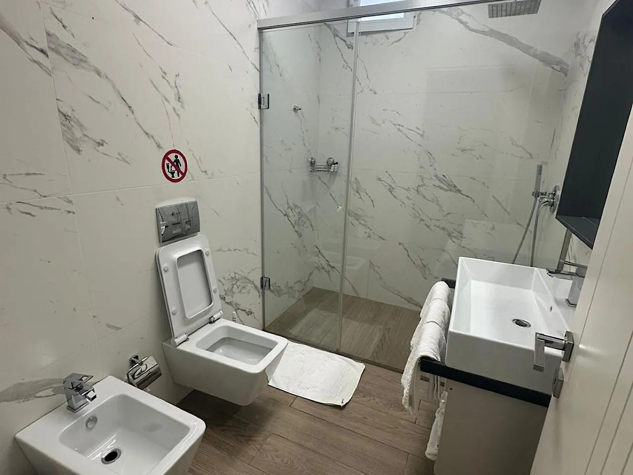 Hotel Vila Тирана