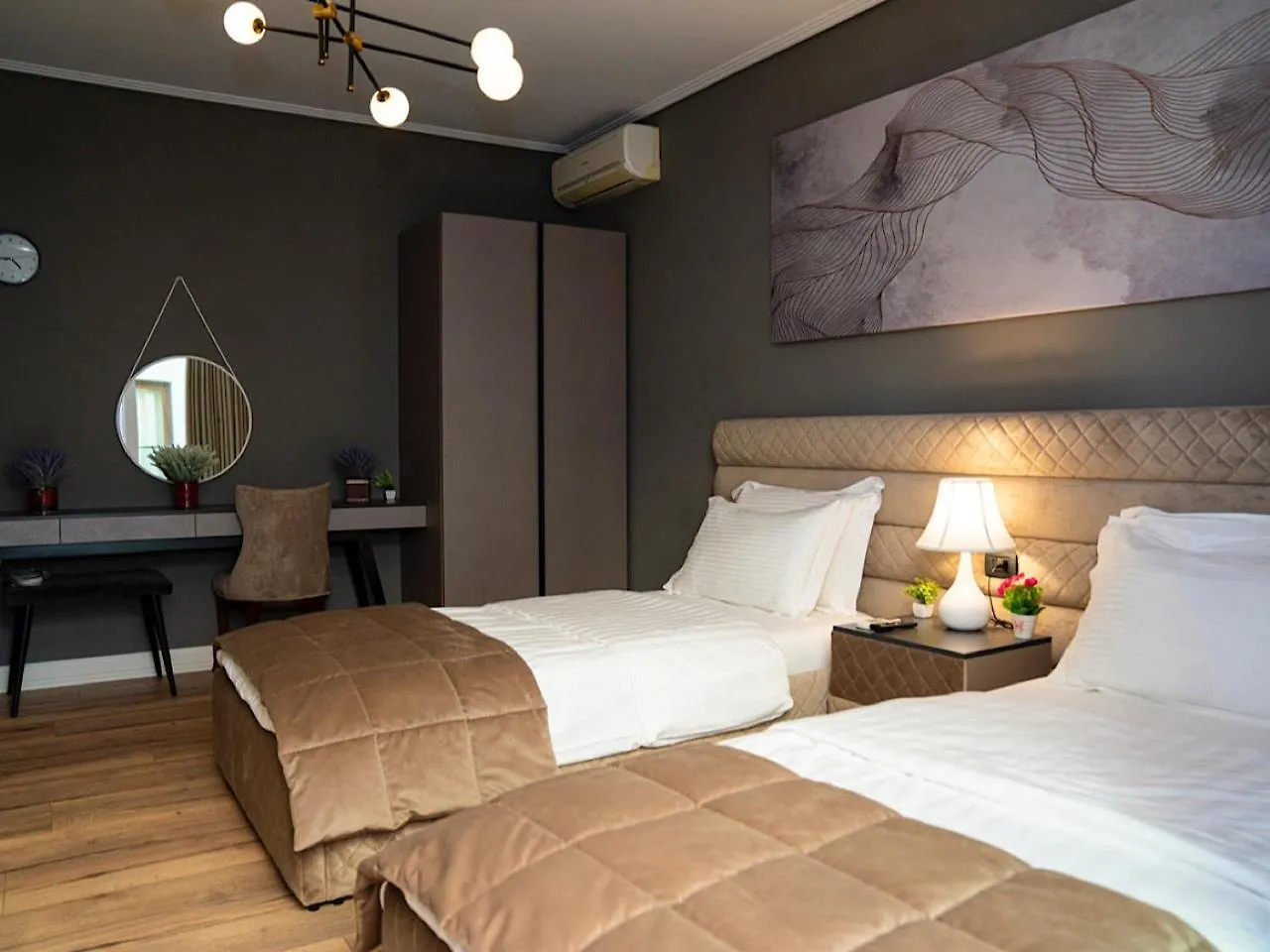 Hotel Vila Tirana 3*,